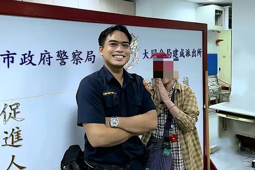 藏文佛学经典遗留计程车 大同警细心替女信徒找回