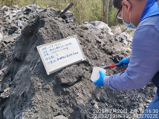 民團質疑馬頭山廢棄物擺爛!高雄環保局:已要求限期清理 逾期將代履行並求償