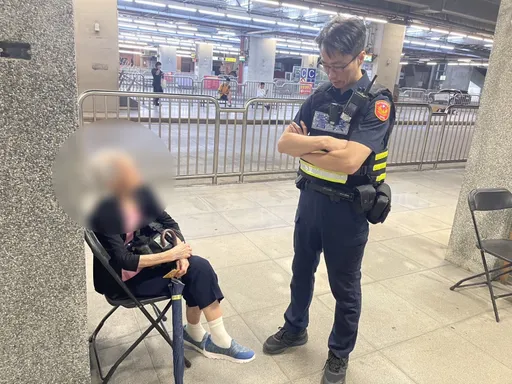 85岁嬷要去「找不到的道场」 深夜独自徘徊台中火车站!运将伸援求助警