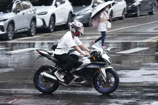 今高温飙36°C!午后雷雨狂袭 周末雨区扩大