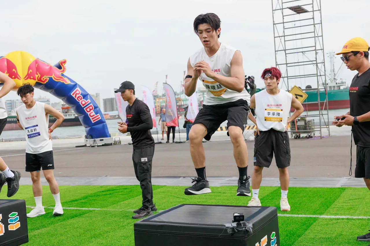 「FEniX」李承隆、陈峻廷也前来参战,有偶包。好看娱乐提供
