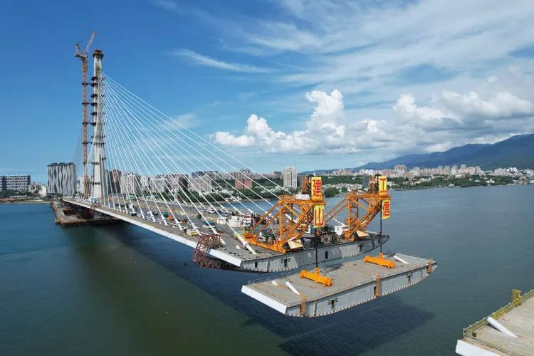 淡江大橋工程預計明年4月完工。翻攝工信工程股份有限公司臉書