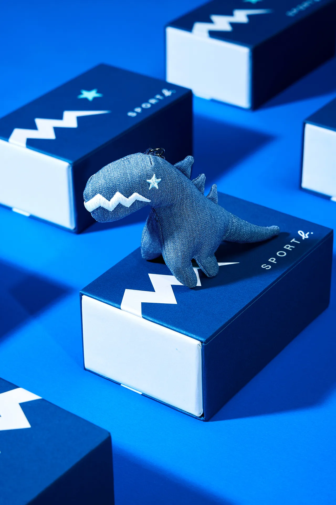 Dino恐龙钥匙圈结合悠游卡功能,时髦又实用。品牌提供
