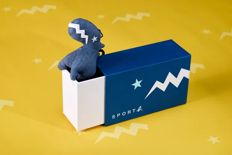 Dino恐龍的創作靈感，源自品牌設計師Agnès女士的孫子兒時最愛的恐龍玩具。品牌提供