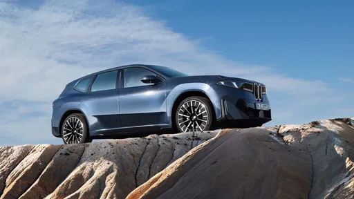 高通攜手BMW打造突破性自動駕駛系統 Snapdragon Ride Pilot首搭全新BMW iX3