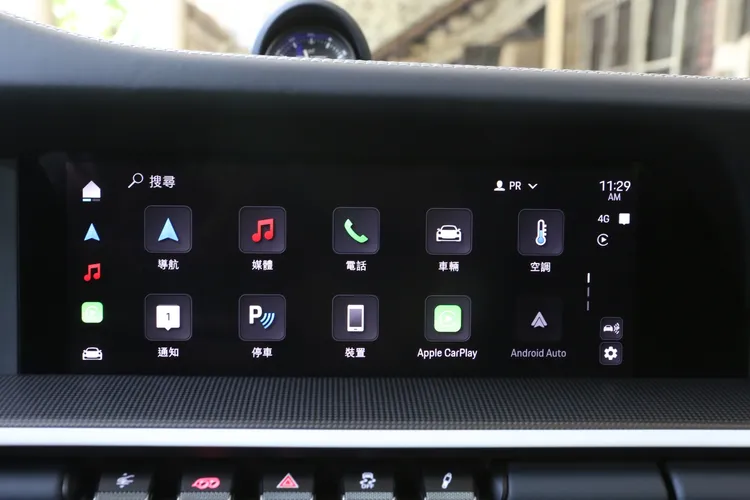 新世代保時捷通訊管理系統（PCM）進一步提升多媒體體驗，除了支援無線Apple CarPlay與Android Auto，還能透過車機網路連線與內建串流平台直接觀賞影音內容。林浩昇攝