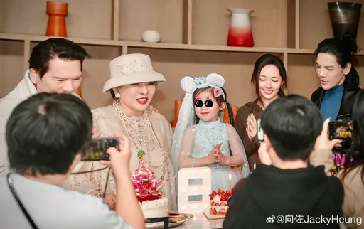 「向家是不是破產了」被熱搜 向太直球回應!向佐:說話要有底線