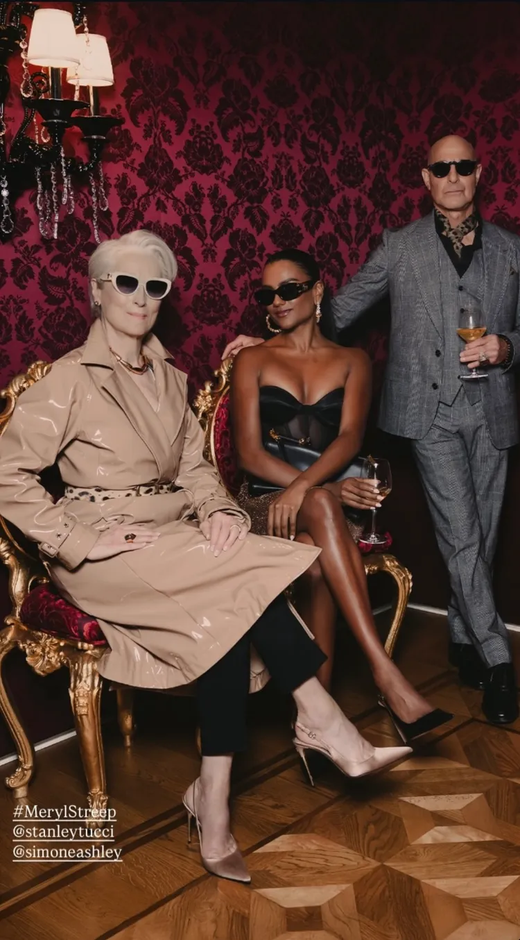 梅莉史翠普（左起）、Simone Ashley、Stanley Tucci現身秀場。翻攝Dolce&Gabbana IG