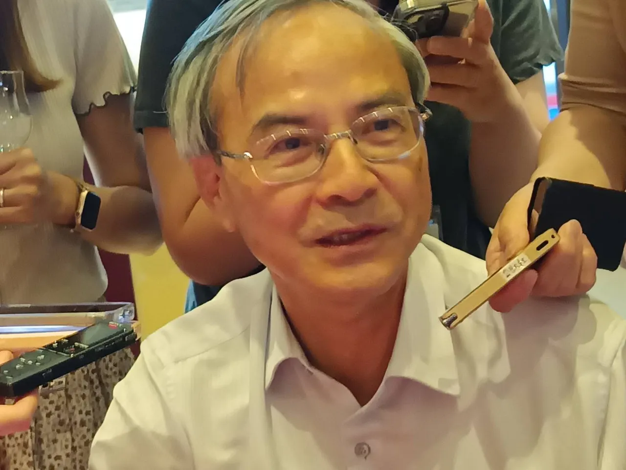 台股近來漲破25000點屢創新高,國安基金何時退場,財政部次長兼國安基金操盤手阮清華今(17)日受訪回應。許麗珍攝