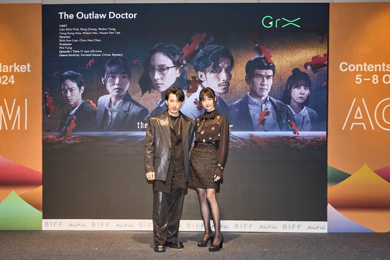 張鈞甯(右)不只自己事業有成,也開公司盼挖掘新一代演員。甯聚力文創提供