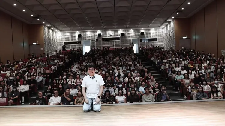 戴更基先前舉辦課程或講座，吸引不少學員參與。翻攝戴更基臉書