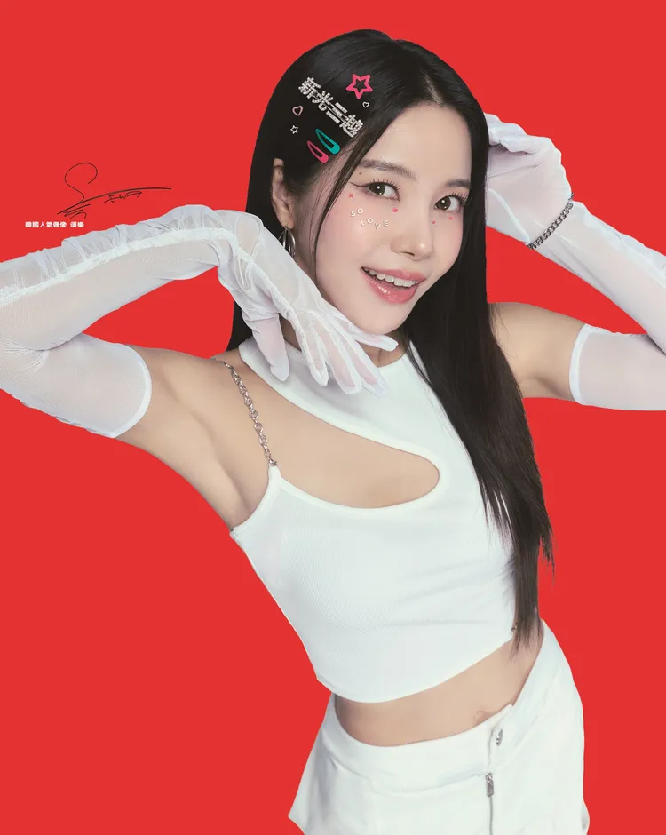 今年週年慶找來韓團MAMAMOO隊長Solar頌樂擔任宣傳大使。新光三越提供