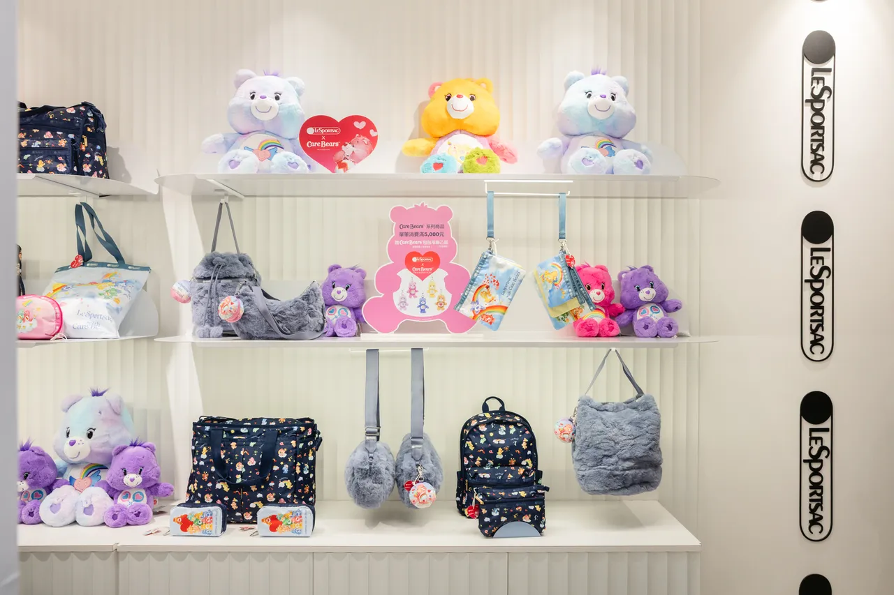 LeSportsac与Care Bears推出全新联名。品牌提供