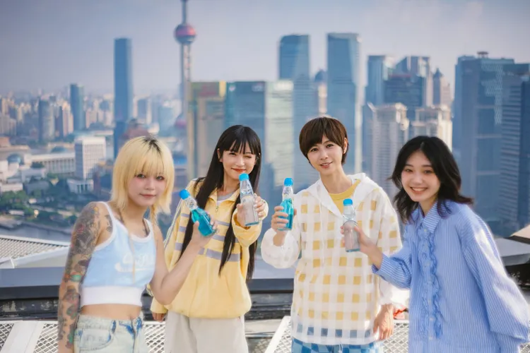 魏嘉瑩新歌《我要把眼淚當汽水》，唱出青春成長中的酸甜苦辣。相映音樂提供