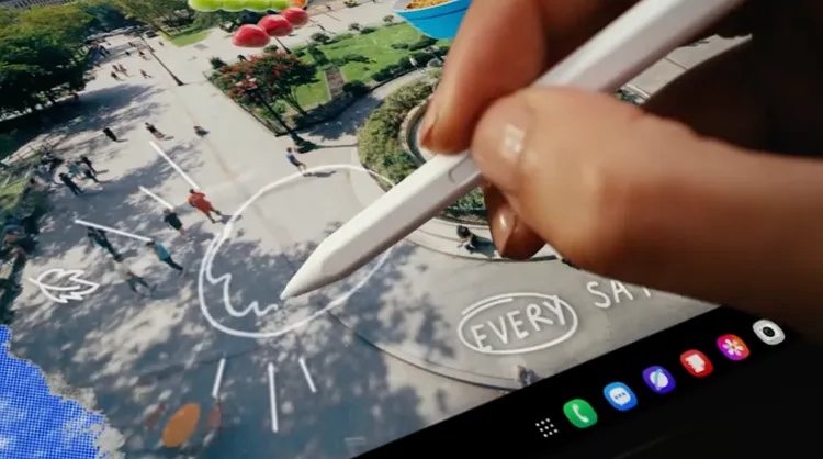 全新S Pen六角筆身設計，帶來更舒適書寫與創作體驗。三星提供