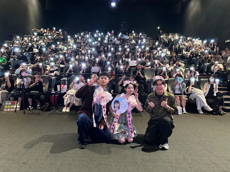 施柏宇（左起）、程予希和導演邱晧洲出席韓國《夏日最後的祕密》首映會。施柏宇工作室提供