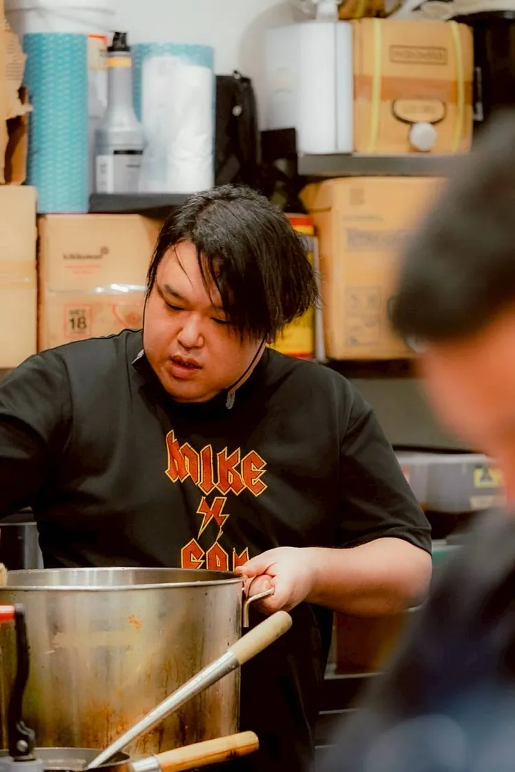 居山主廚足跡遍及歐洲、澳洲等地舉辦快閃活動，被譽為業界最活躍的拉麵藝術家。業者提供