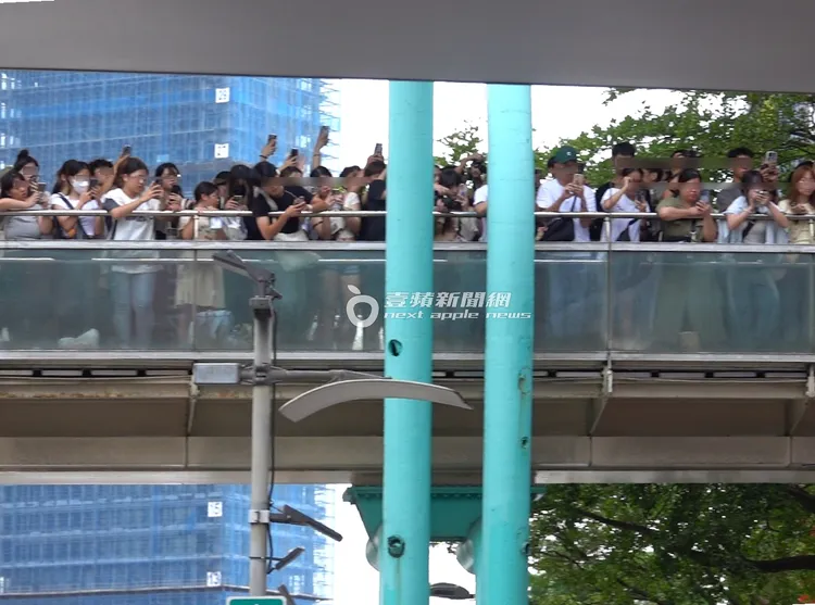 舒華日前返台出席活動，人氣驚人，空橋滿滿都是她粉絲。特勤中心攝