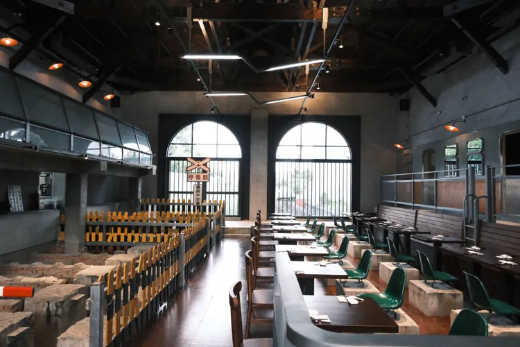 雲品國際與易遊網獨家銷售的行程將造訪雲品國際全新開幕「機關車庫 Tea House 1917」風格茶館。雲品國際提供