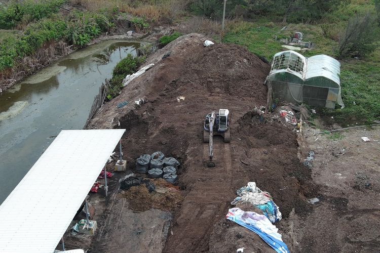 台中农地遭堆置1500吨废蛋壳、劣质肥料 无良地主、业者10人起诉|壹苹新闻网