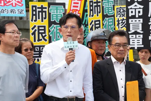 王義川稱被跟蹤偷拍!黃國昌嗆:「王膝知」要秀下限到什麼程度?