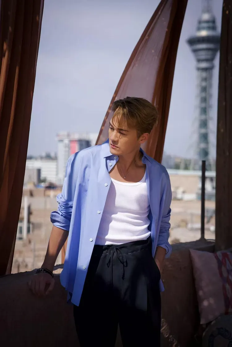 吳克群雖人不在台灣，仍心繫花蓮災情，更心疼到忍不住落淚。經紀人提供