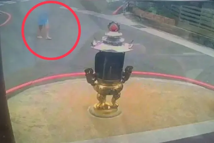 顏女獨自徒步赴約，最後身影也被附近監視器拍下。讀者提供