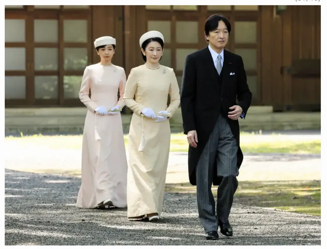 文仁亲王夫妇与佳子公主。翻摄Yahoo Japan