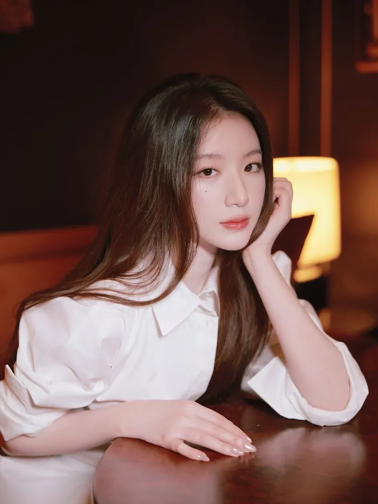 葉舒華自帶古典氣質。翻攝葉舒華IG