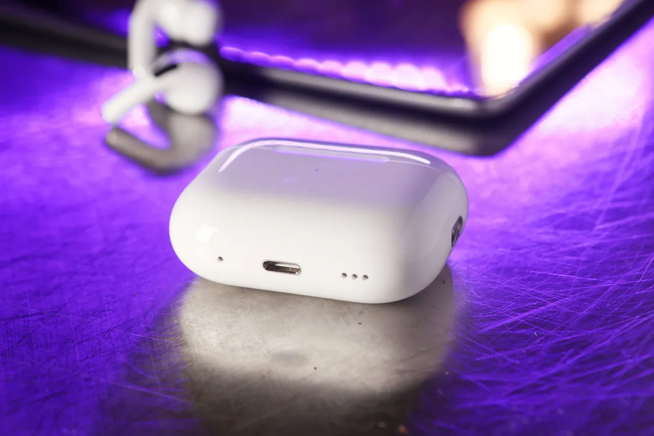 AirPods Pro 3将加入健康监测功能。翁玉信摄