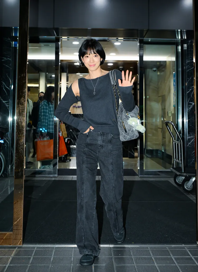 朴信惠今晚抵達台灣。品牌提供