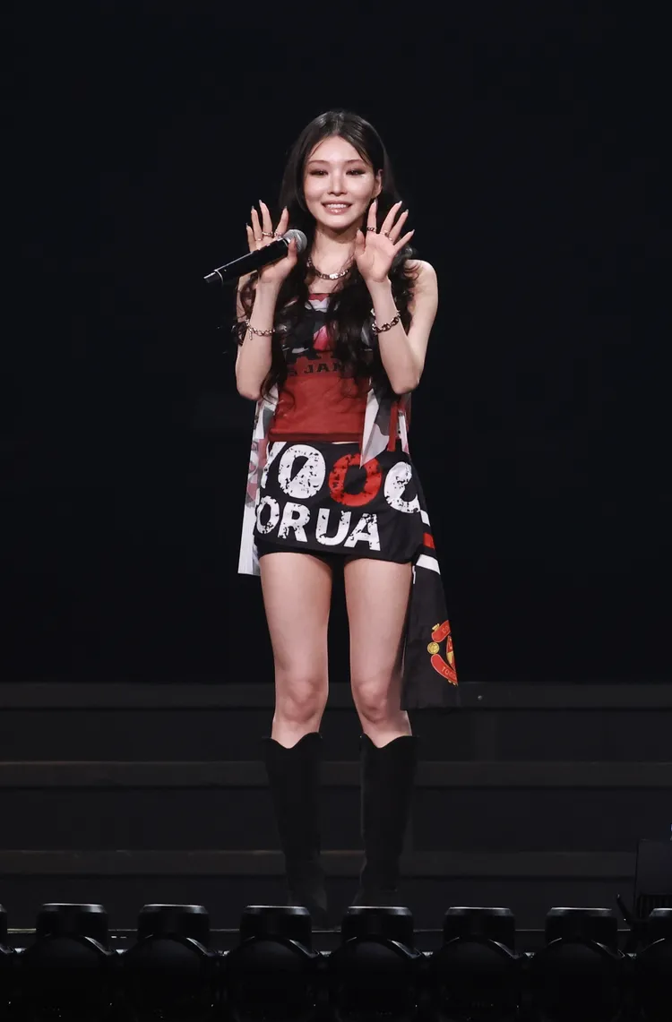 請夏開心打招呼，擔心台下有粉絲不知道她是誰。彭欣偉攝