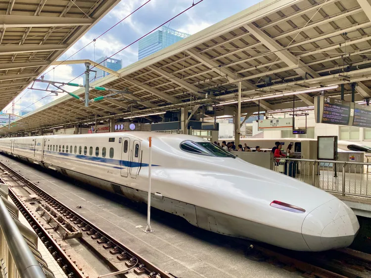 實測N700S從東京車站搭到新大阪站車程147分鐘到達。莊偉祺攝