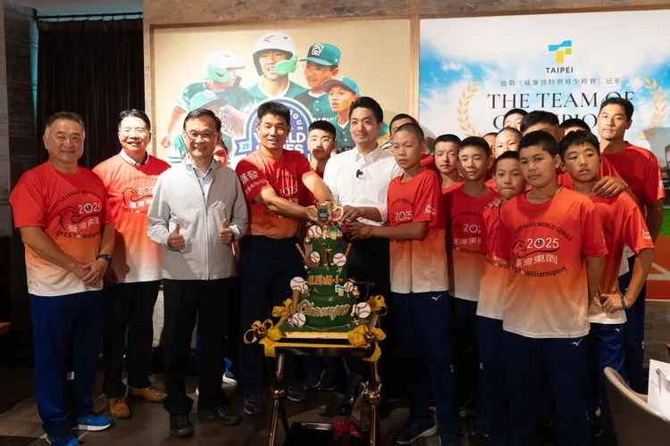 蔣萬安強調東園少棒是台北驕傲，並預告將舉辦凱旋遊行。北市府提供