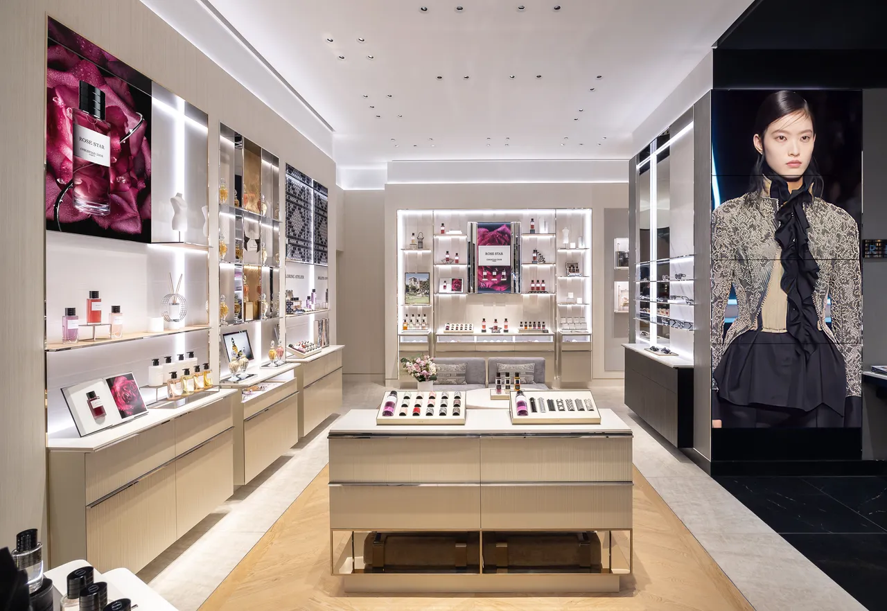 DIOR台北101美妆旗舰店迪奥香氛世家区。品牌提供