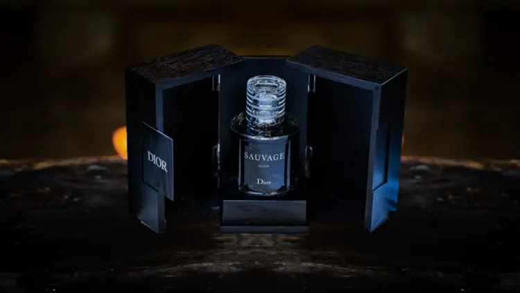 Dior曠野之心淬鍊香精頂級巴卡拉水晶珍藏版。品牌提供