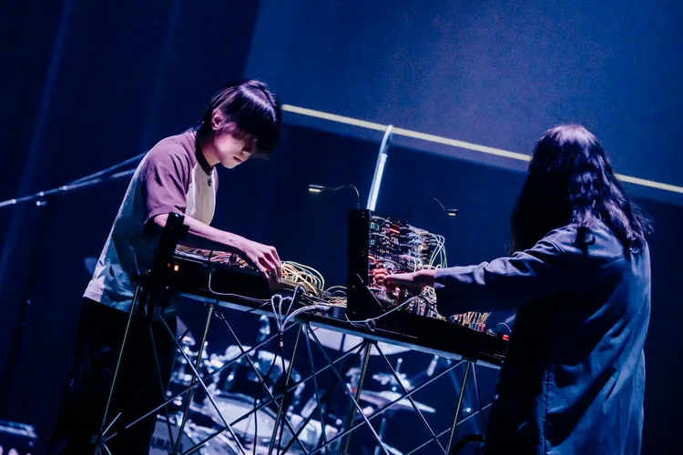 泰國樂團UNTRYMAEW（อนั ตรายแมว，危險貓）。浮現音樂提供