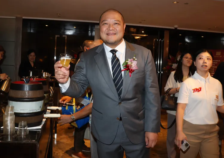 葉冠廷於上櫃前發表會強調持續創新，打造全方位餐酒文化。莊宗達攝