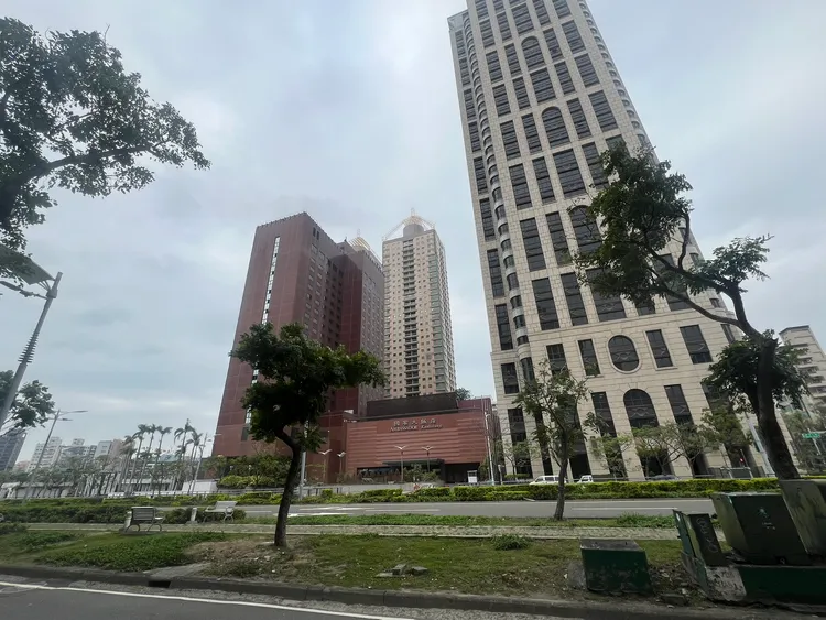 不動產放款集中度若未調整，換屋族仍然難以貸到款，多數銀行不願意稽查換屋族，是否真的一年或一年半內售屋。葉家銘攝 