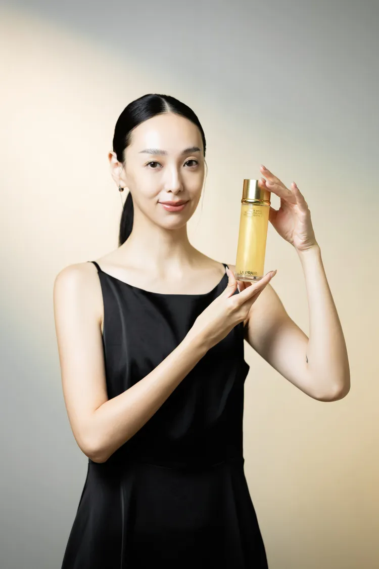 LA PRAIRIE推出全新極緻金燦金露。品牌提供