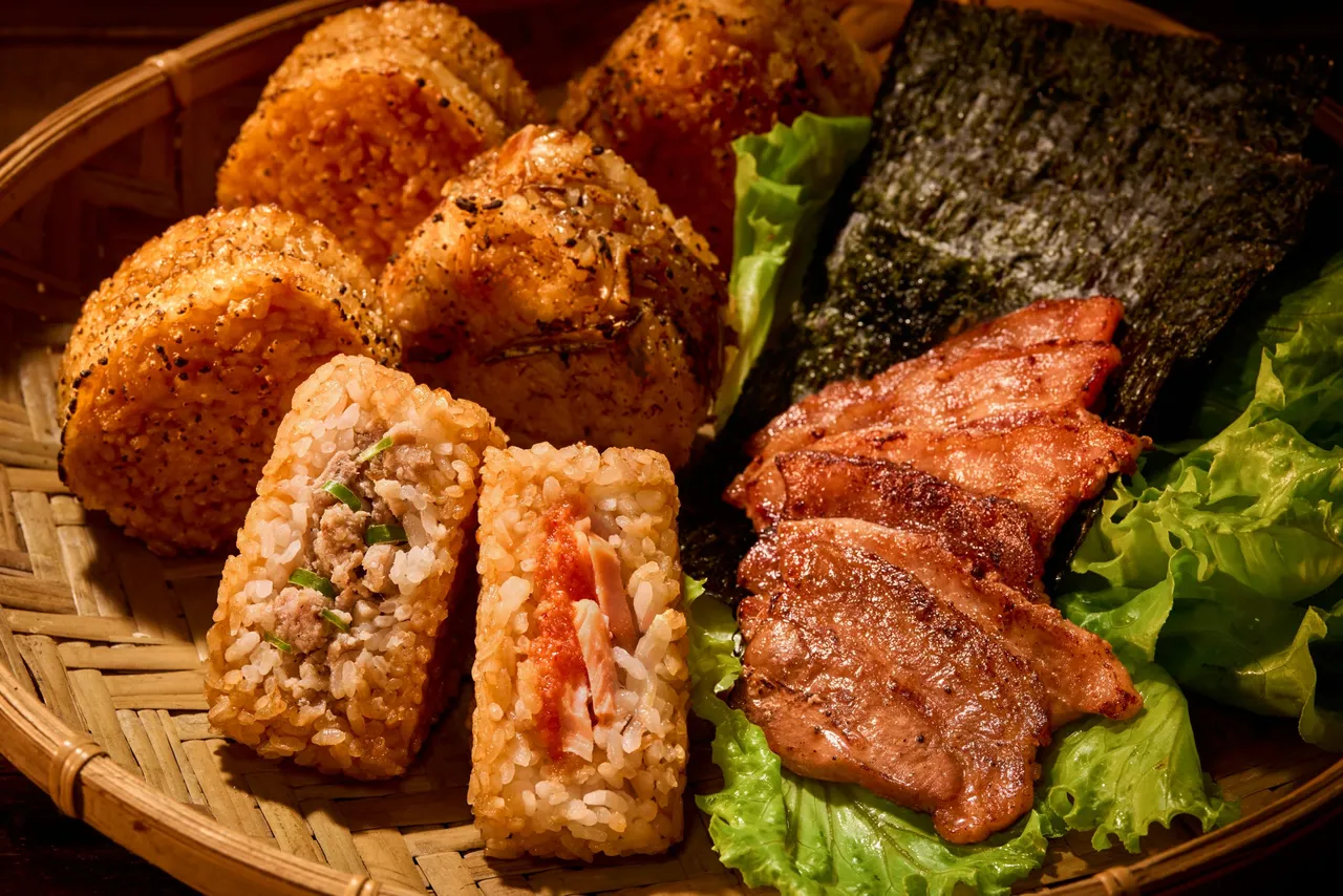 今年中秋「荷卡料理所」烤飯糰系列成為團聚時刻的驚喜亮點。業者提供