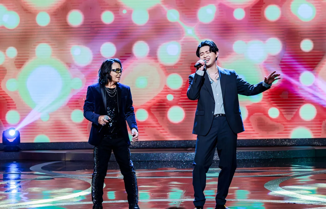 沈文程、李子森合唱。中视提供