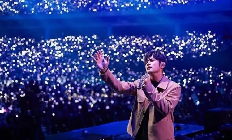 黃牛法案上路以最高裁罰金額是264萬6000元，為周杰倫嘉年華世界巡迴演唱會門票。圖為周杰倫在大巨蛋演場會畫面/翻攝自周杰倫IG