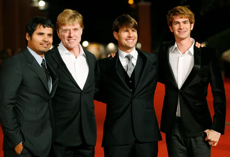 勞勃瑞福（左2）與湯姆克魯斯（右2）、安德魯加菲爾（右1）等人出席2007年羅馬影展。美聯社資料照