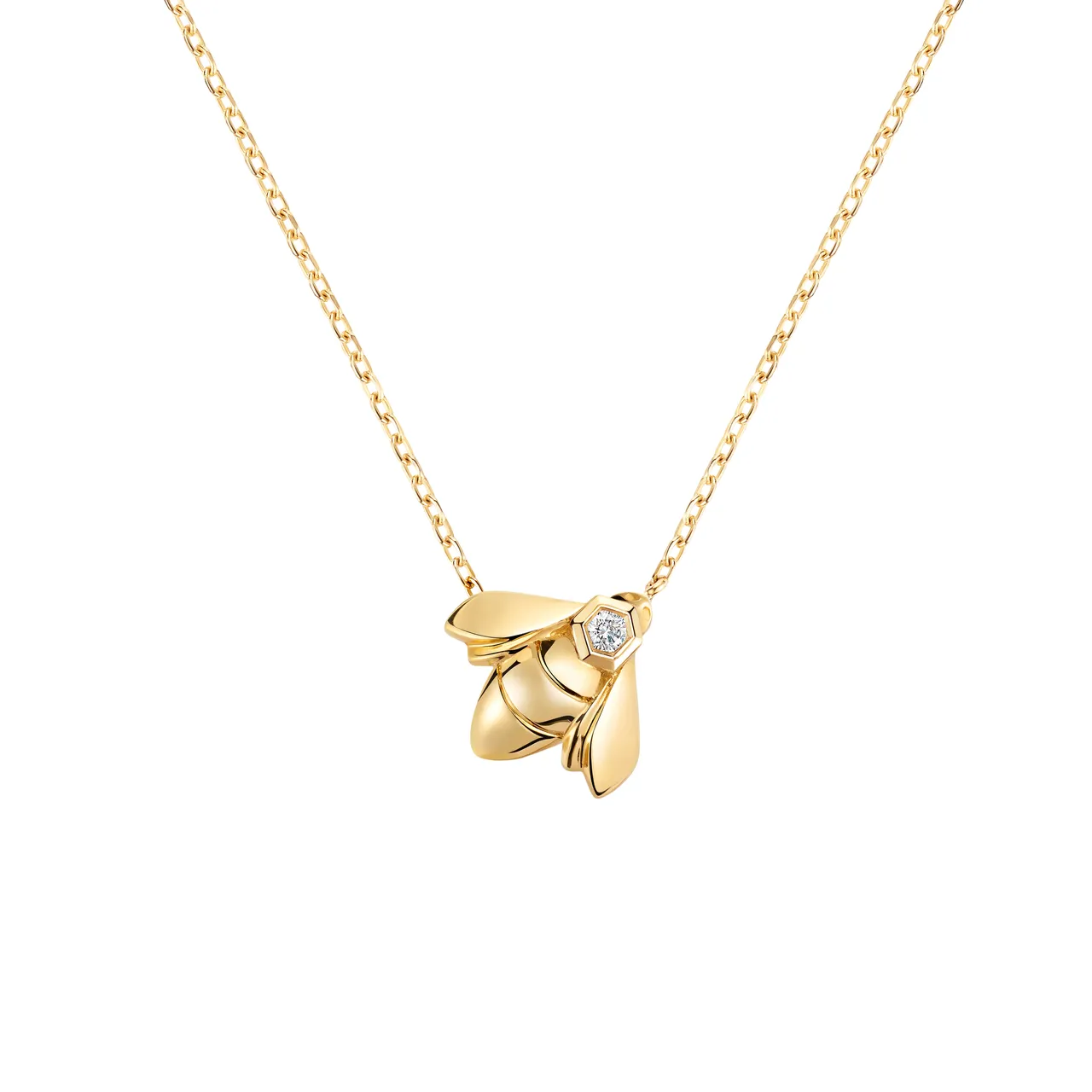 Bee de Chaumet 18K黃金項鍊,使用100%可追溯黃金,鑲嵌1顆明亮式切割鑽石,7萬3600元。品牌提供