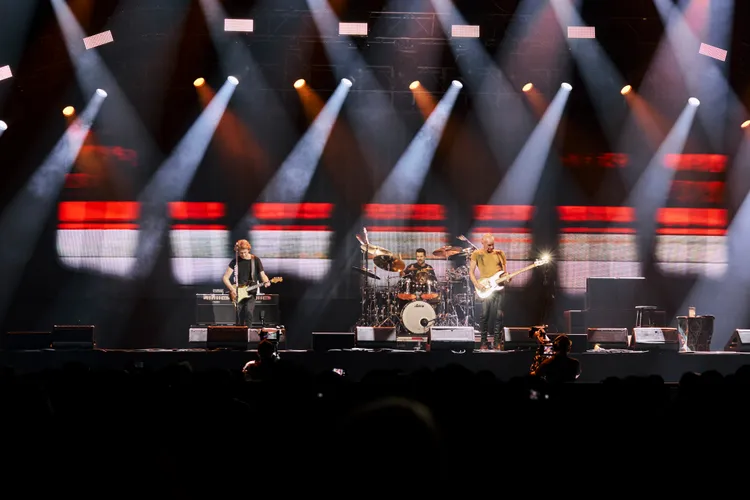 史汀以一把吉他征服高雄。Live Nation Taiwan提供