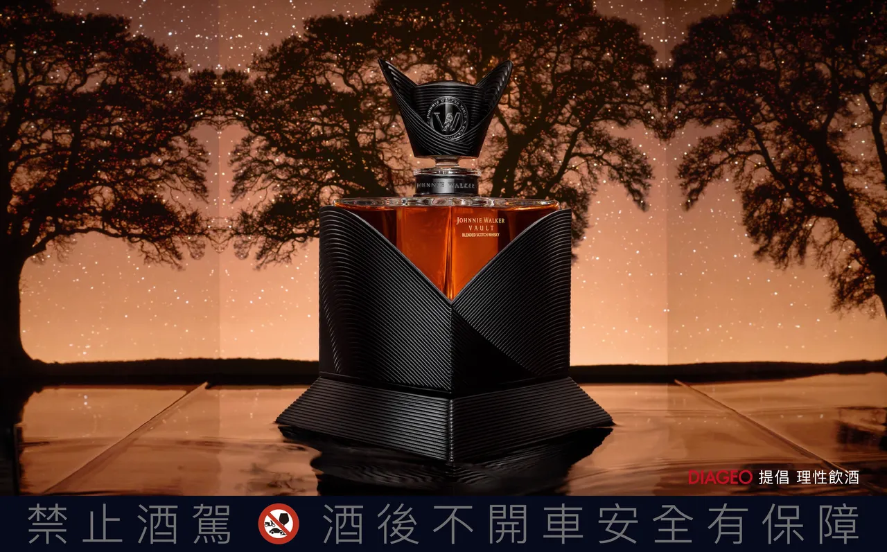 Johnnie Walker Vault X Olivier Rousteing「高订匠心系列」- 冬。品牌提供