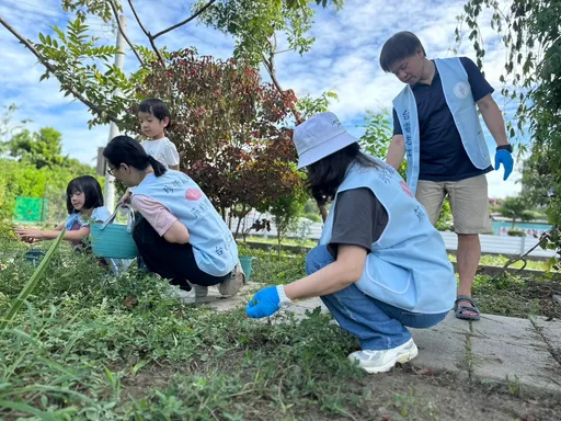 台电志工送爱下田! 陪伴慢飞儿收获农作与希望
