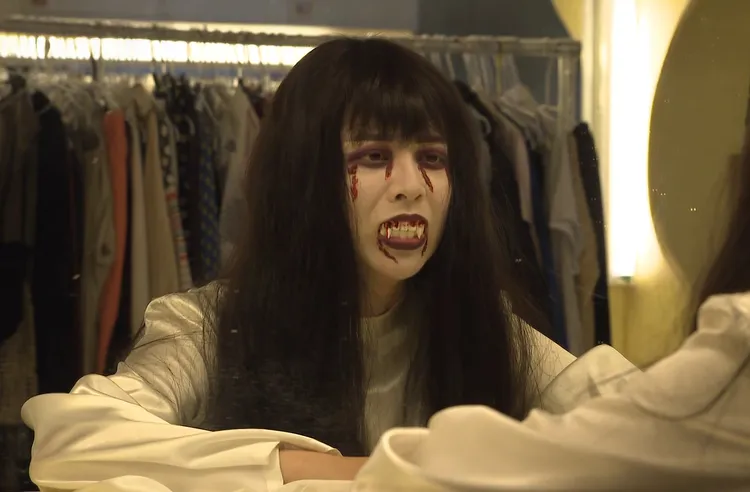 蔡祥在劇中為了好友犧牲色相。台視提供