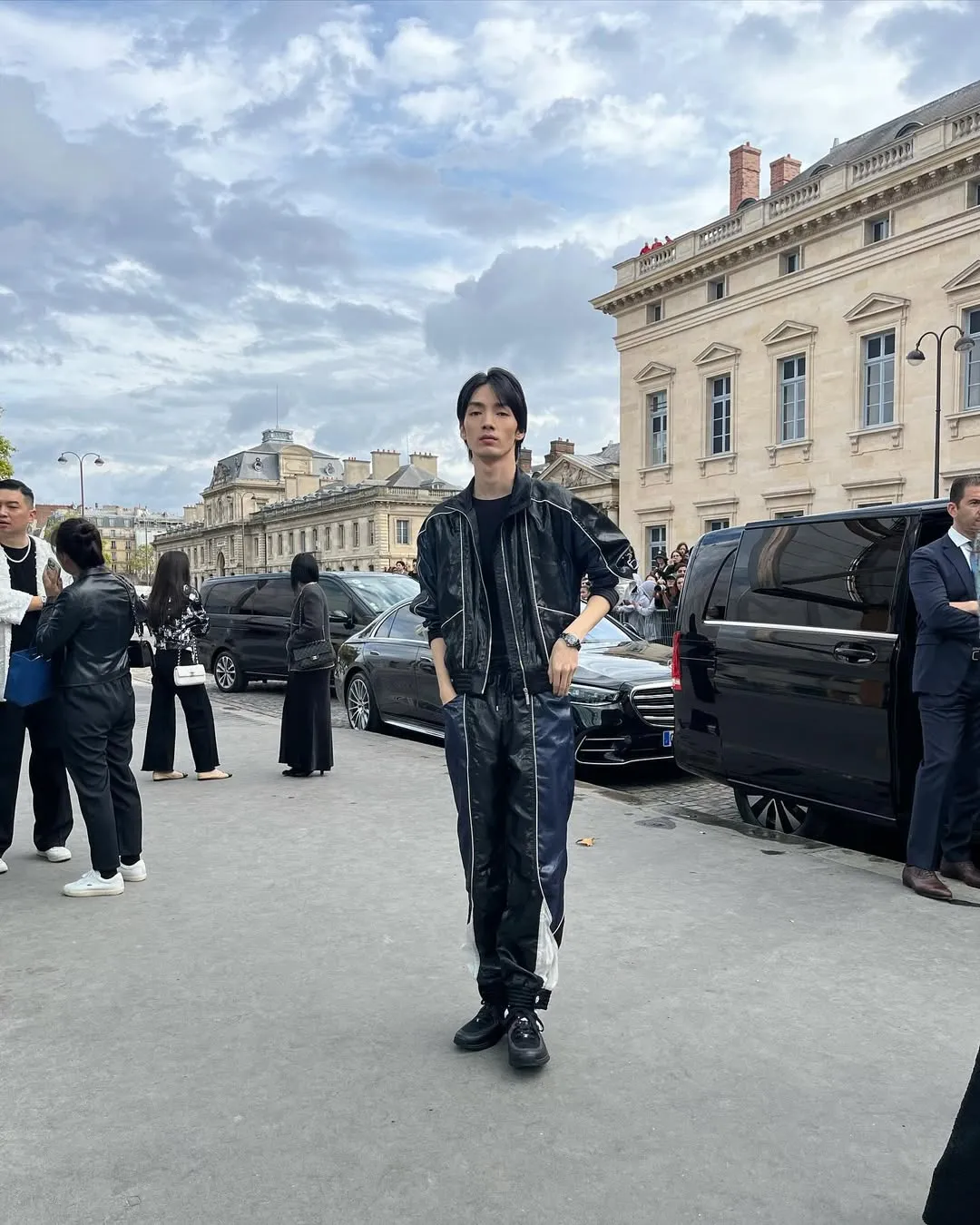 清水尋也身高186公分,也活躍於時尚圈,曾受邀到巴黎看秀。翻攝清水尋也IG